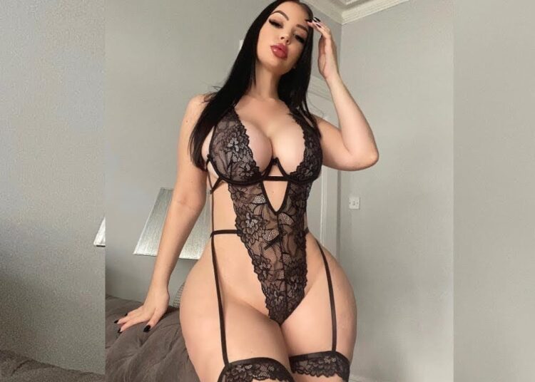 MICA ARGAÑARAZ | Biography | Plus Size Model | Curvy Instagram Stars | Fashion Celebrity Wiki