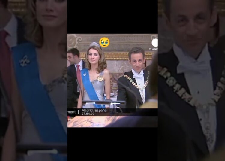 👀you staring Me🙆 queen Letizia, king Felipe meet other leaders#royal
