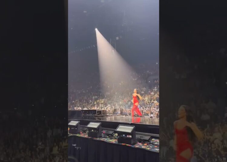Dualipa “Be The One “live ❤‍🔥❤‍🔥✨✨#radicaloptimismtour #auckland #shorts