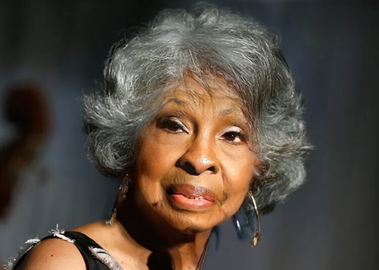 Gladys Knight Is Now About 80 How She Lives Is Sad