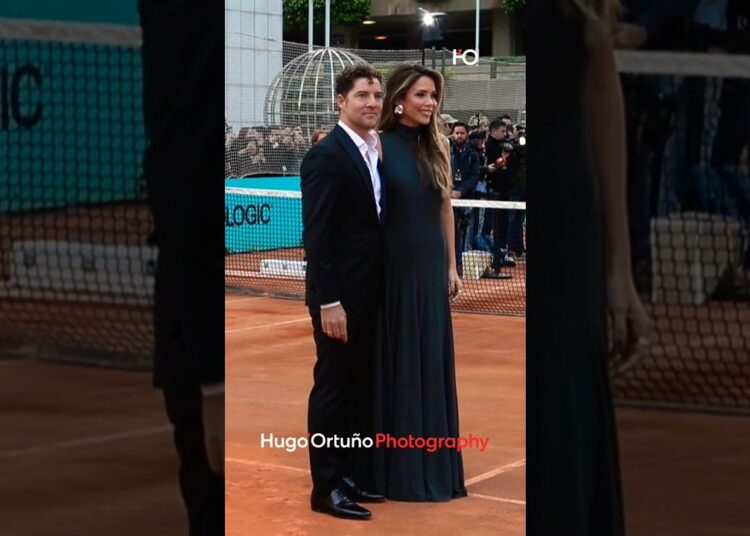✨ David Bisbal y Rosanna Zanetti asisten al estreno de ‘Carlos Alcaraz: A mi manera’ 😍 ¡Pareja TOP!