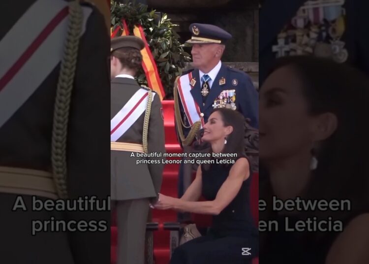 beautiful moment between queen and Leonor princess #princess #king #history #shorts