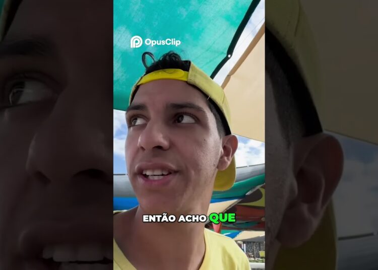 Fofoca Teen  Confissão, Bolo e Dieta! 🤫🎂 – EMILY VICK #shorts