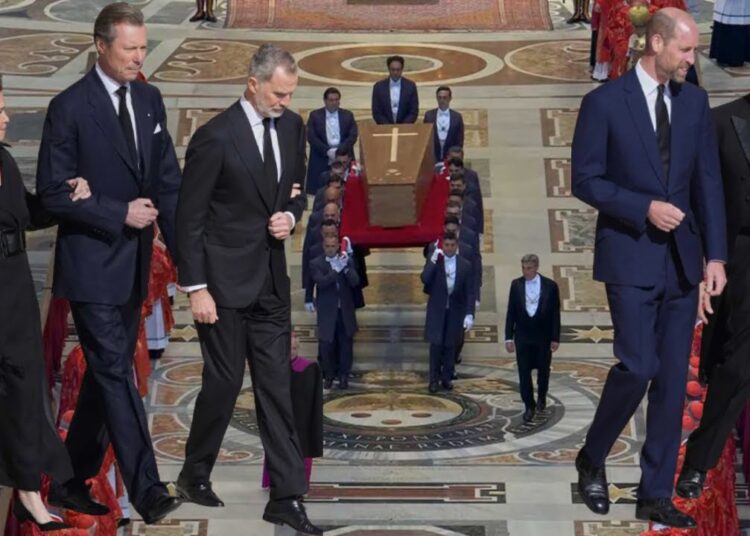 Realeza mundial no funeral do Papa Francisco.