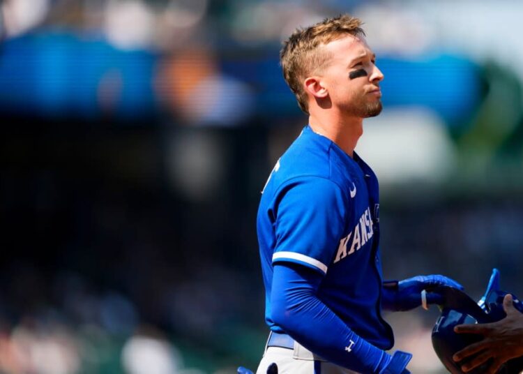 A afiliada do Royals AAA atinge o campo de campo para o ciclo em 12-6 vitórias