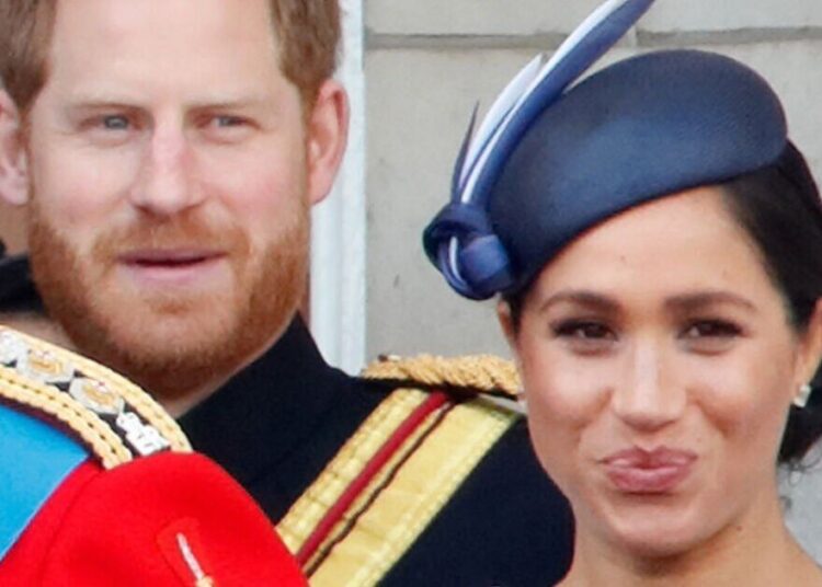 A demanda de duas palavras do príncipe Harry para Meghan Markle no momento da varanda | Real | Notícias