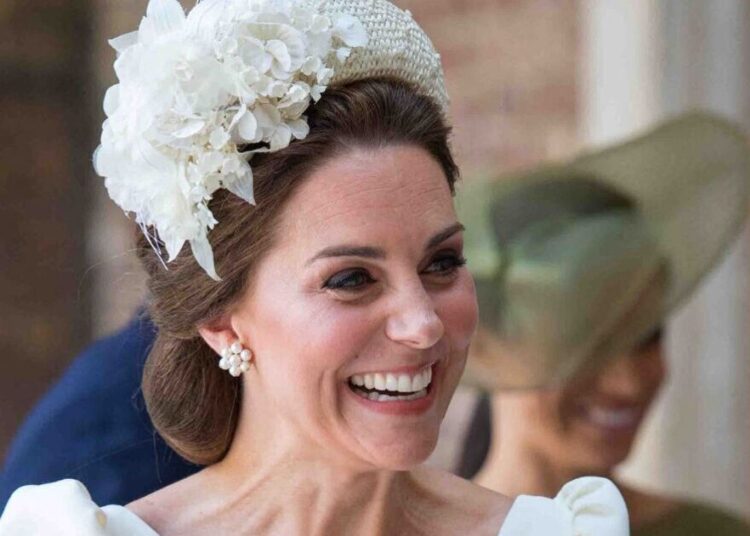 A mensagem secreta por trás dos brincos de pérolas favoritos da princesa Kate | Real | Notícias