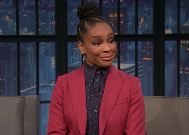 Amber Ruffin Crashes 'tarde da noite' para derramar no show cancelado da Casa Branca