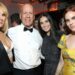 As filhas adultas de Bruce Willis e Demi Moore tomam banho juntos