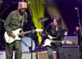 Assista Gary Clark Jr. entregar interpretações ardentes de dois clássicos Stevie Ray Vaughan