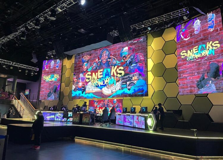 Atletas e jogadores enfrentam Sneaks Showdown em Las Vegas antes do lançamento do novo filme