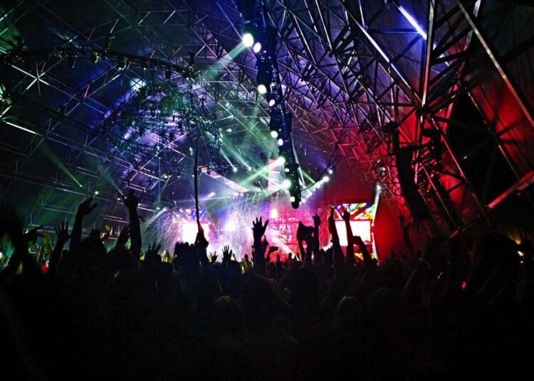Aviso sobre eventos musicais não licenciados à medida que a Páscoa se aproxima