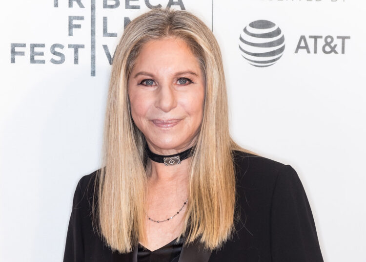 Barbra Streisand compartilha a foto de 'Funny Girl' com Al Silvani