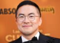 Bowen Yang responde às reclamações de 'Saturday Night Live' da 'Lotus' White Lotus