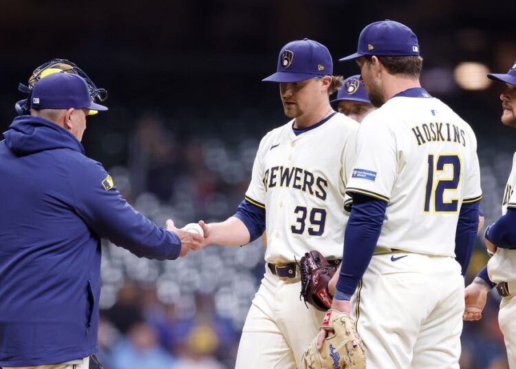 Brewers Blank Royals 5-0 Atrás de estreia forte do estreante Chad Patrick