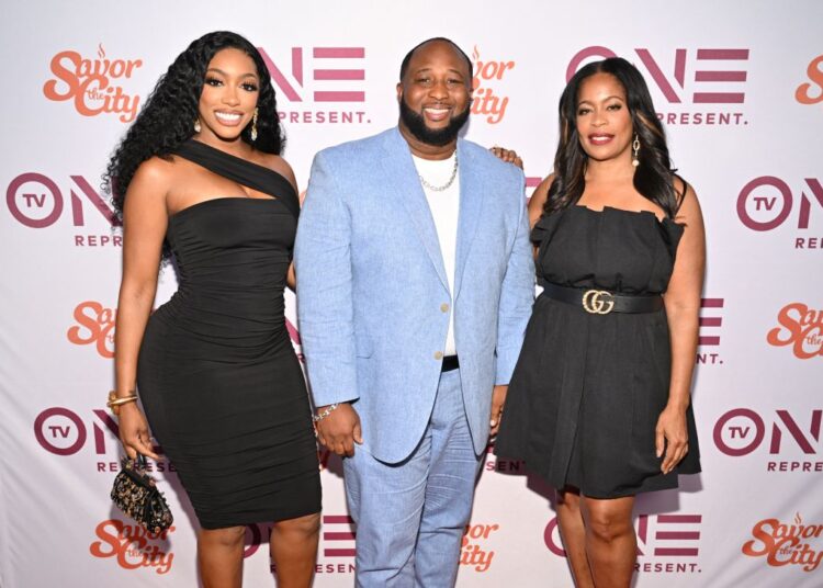Celebridades frequentam a TV Savor the City Premiere