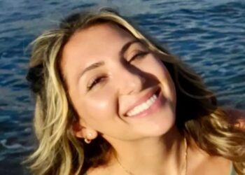 Chef Chef Gianna Buzzetta morto aos 26 anos depois que Boulder se quebrou e a esmagou nas férias enquanto o namorado assistia de horror - o sol dos EUA