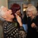 Denise Welch Belly ri após a rainha Camilla rachaduras piada