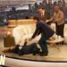 Drew Barrymore cai depois de beijar Matt Bomer no talk show