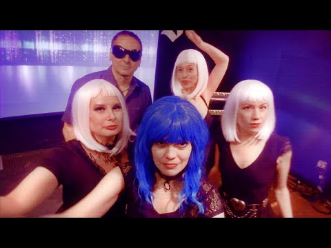 Ela 1 • ele 2 Libreça o novo single infeccioso "MOVELES" ON KYCKER AGORA!