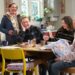 Emma Kenney brinca como o final dos Conners encontra maneiras de 'prestar homenagem' à falta de 'Stars Roseanne'