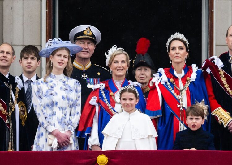 Figuras aterrorizantes mostram que Royals direcionados por 500 perseguidores em três anos | Real | Notícias