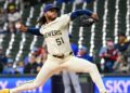 Freddy Peralta, de Brewers, teve um dia insano muito necessário vs. Royals