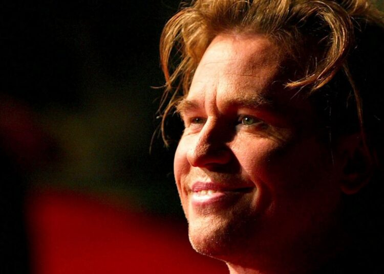 Hollywood presta homenagem a Val Kilmer após sua morte