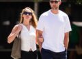 Jennifer Lawrence recebe o bebê com o marido Cooke Maroney