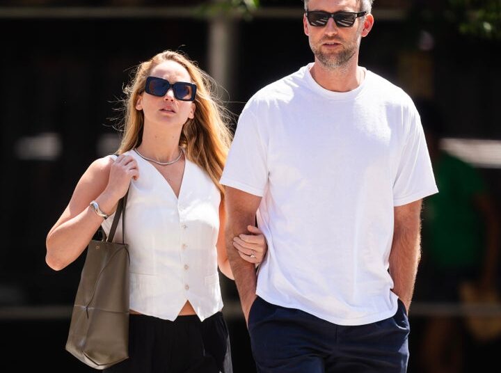 Jennifer Lawrence recebe o bebê com o marido Cooke Maroney