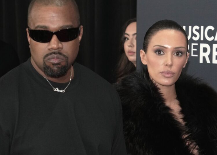 Kanye West confirma que a esposa Bianca Censori o deixou depois que os controversos meios de mídia social