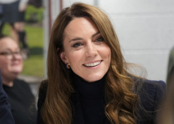 Kate Middleton 'enviou a mensagem de chave' com £ 70 opção no Royal Outing