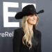 Lainey Wilson compartilha detalhes de sua proposta e confirma que ela ocorreu na casa de uma lenda da música country