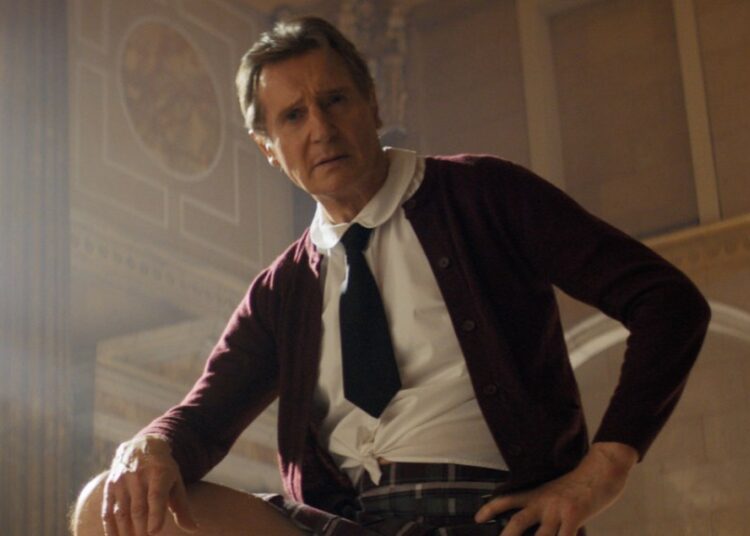 Liam Neeson assume o controle de Leslie Nielsen em reinicialização de comédia