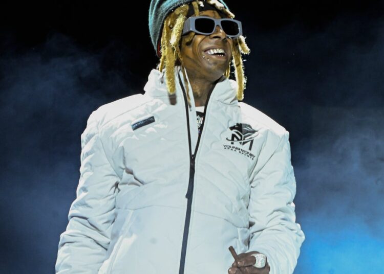 Lil Wayne esclarece sua foto com Trump
