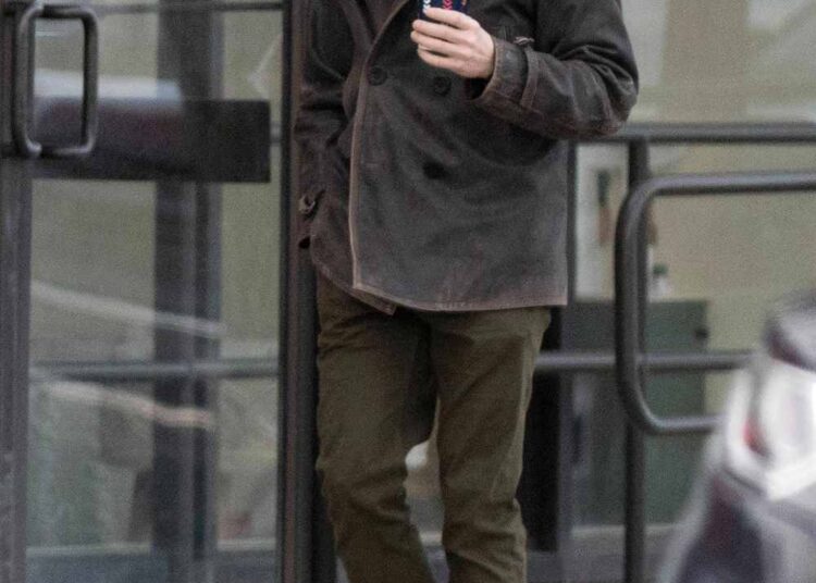 Malcolm no Erik do meio por Sullivan visto após 18 anos