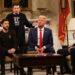 Mike Myers em SNL irritado escavações em Trump, Elon Musk