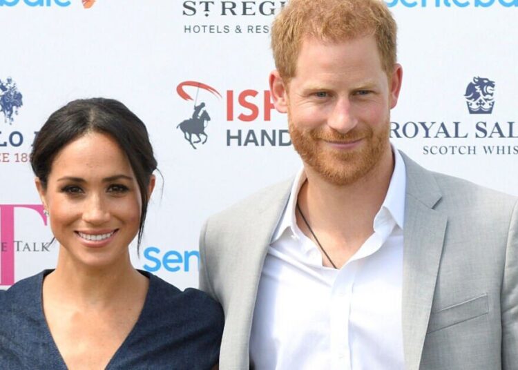 O gesto 'controlador' de Meghan Markle visto por especialista em vídeo ressurgido | Real | Notícias