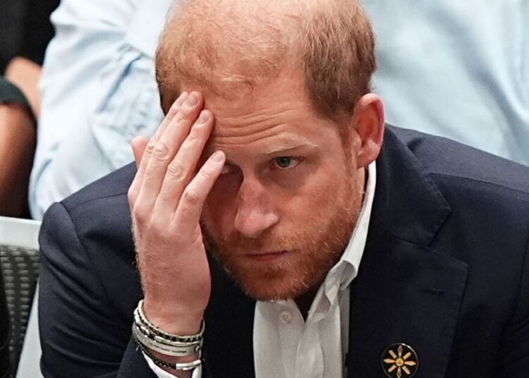 O mundo do príncipe Harry está caindo - espero que ele tenha um amigo no final disso | Real | Notícias