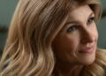 O novo filme de Connie Britton atingiu o número 1 na Netflix e apenas disparou para o topo da minha lista de assistir obrigatória