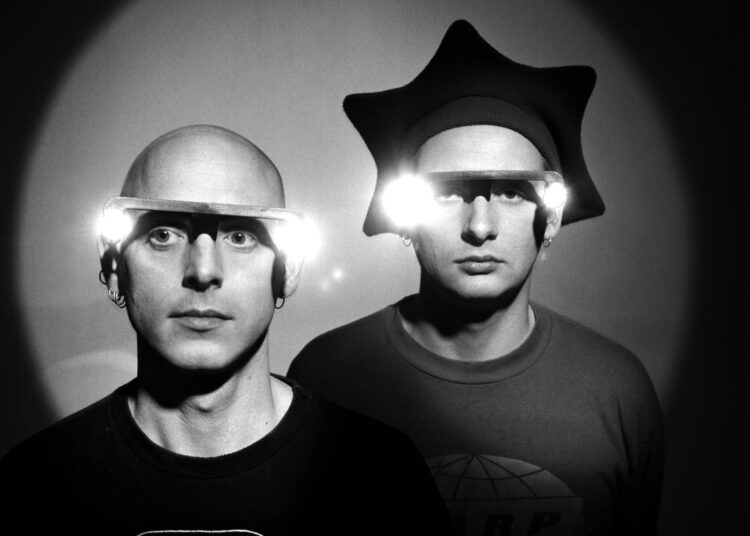Orbital Talk New Collabs com Tilda Swinton e Confiança Man e revisitando 'The Brown Album'