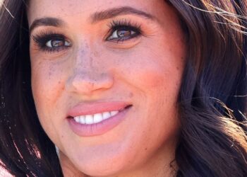 Os fãs de Meghan Markle furiosos seus produtos estão esgotados e a demanda Restock | Real | Notícias
