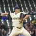 Os rebatedores do Royals lutam contra o arremessador fazendo seu primeiro MLB começar com 5-0 derrota para os cervejeiros