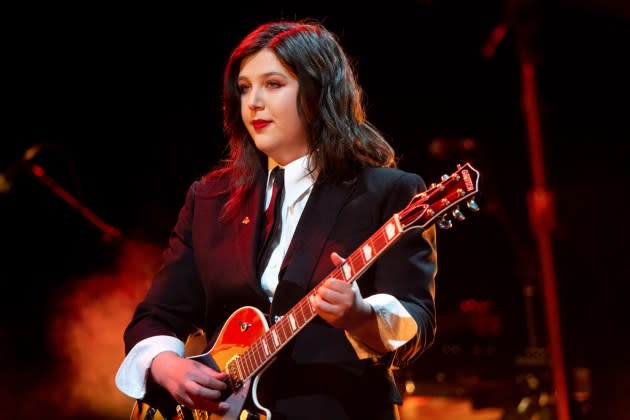 Ouça a capa de Lucy Dacus de 'Abracadabra' de Lady Gaga na BBC Radio 1