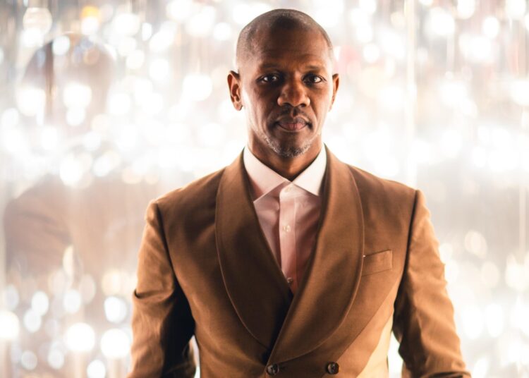 Ouça o novo single 'Emotive' 11th of May 'emotivo de Giggs