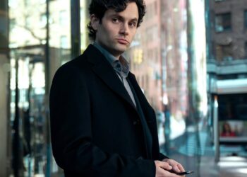 Penn Badgley compartilha lutas passadas com a dismorfia corporal