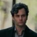 Penn Badgley 'lutou para ficar o mais nu possível' em 'You', final da temporada por esse motivo sério