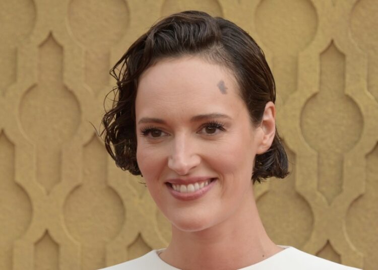 Phoebe Waller-Bridge re-ups com a Amazon, muda para o negócio de primeira aparência