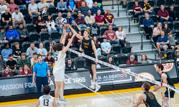 Ramblers varrem a realeza em ataque equilibrado