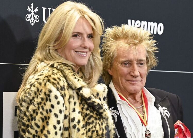 Rod Stewart e Penny Lancaster 'De coração partido' pela trágica morte da família | Notícias de celebridades | Showbiz & TV